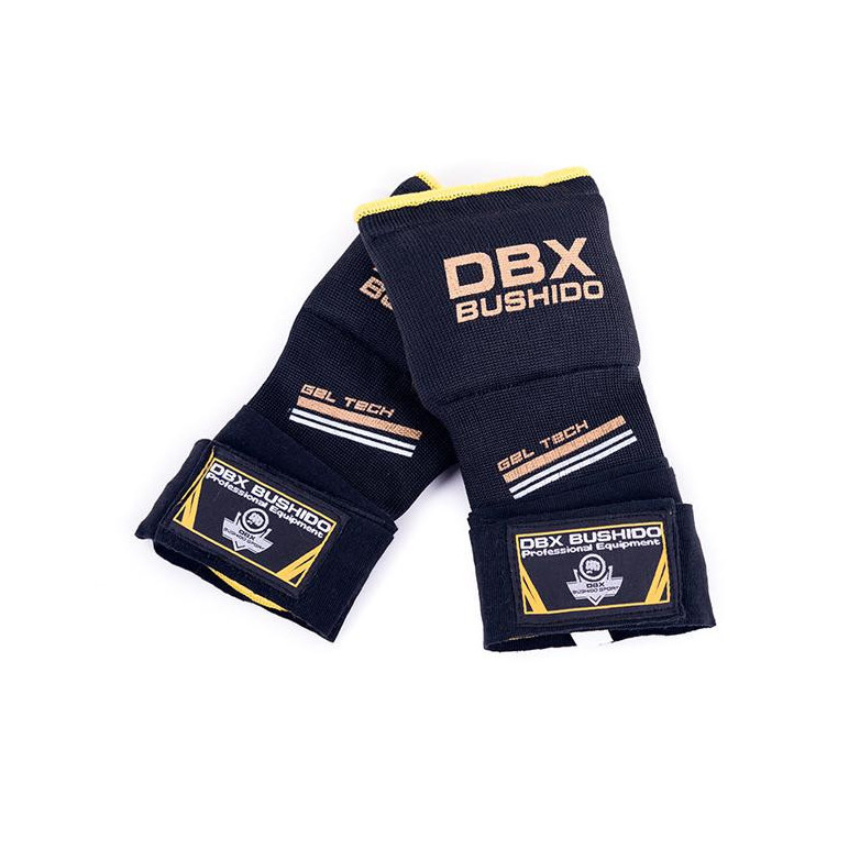 Mitaines de protection pour entraînements de boxe.