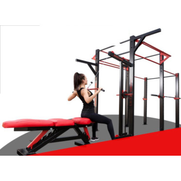 Cage de cross-training avec poste à poulie