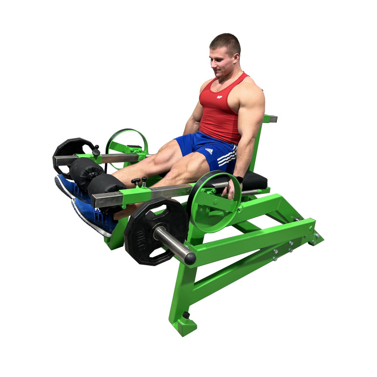 Machine Leg extension pour session de musculation intense en salle publique.