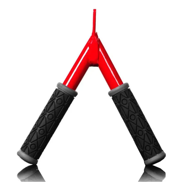 Triangle à triceps à prise serrée pour machine à poulie