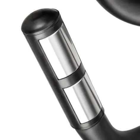 Vélo d'entraînement avec tableau de bord pour le suivi des performances - vue 9