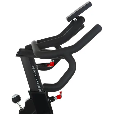 Vélo de spinning professionnel avec roue d'inertie de 25 kg et système silencieux - vue 6