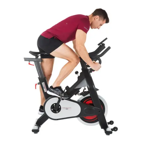 Vélo de spinning professionnel avec roue d'inertie de 25 kg et système silencieux - vue 14