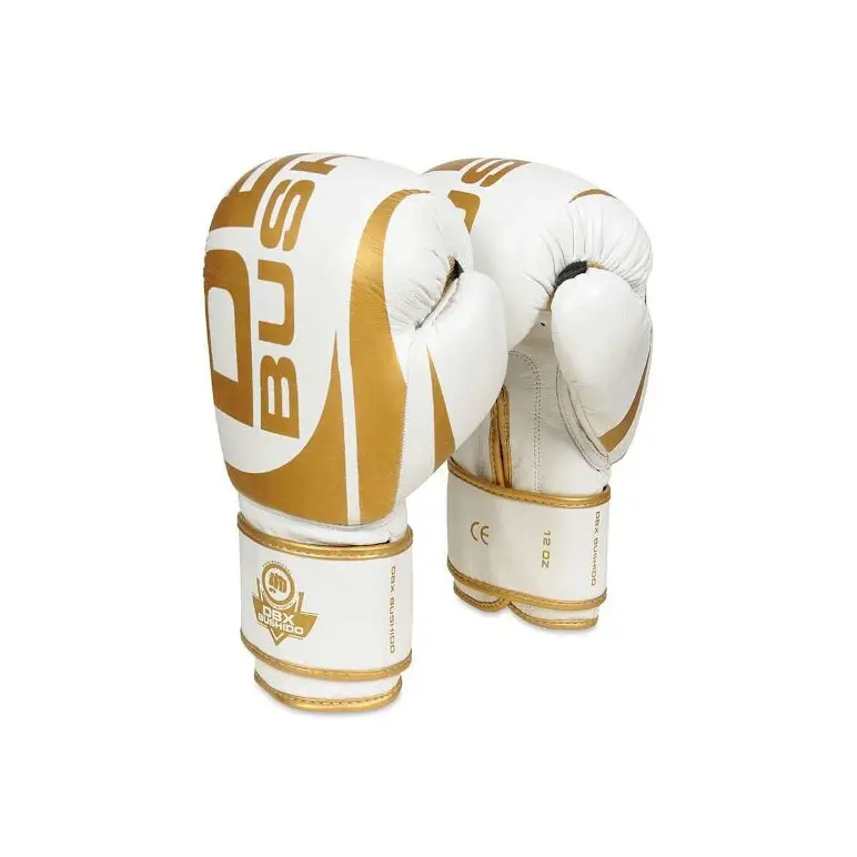 Gants de boxe en cuir naturel de haute qualité.