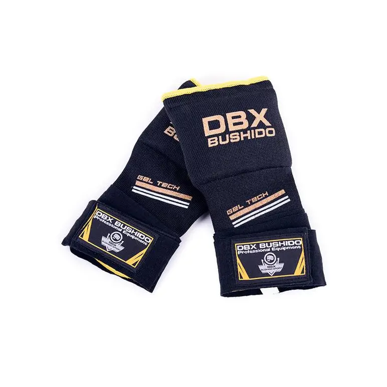 Mitaines de protection pour entraînements de boxe.