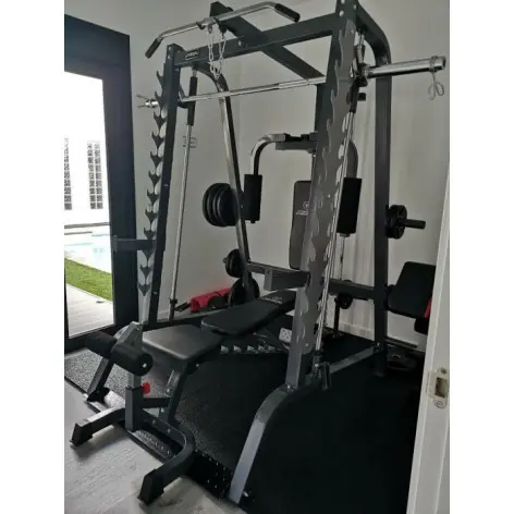 Smith machine de musculation avec banc réglable et diverses options d'entraînement - vue 2