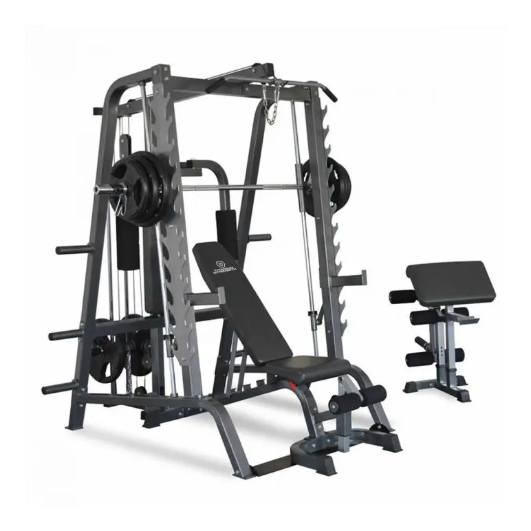 Smith machine de musculation avec banc réglable et diverses options d'entraînement