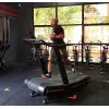 Tapis de course incurvé pour training hiit - vue 6