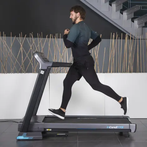 Tapis de cours haut de gamme pour séance de cardio explosive en salle de sport personnelle ou professionnelle. - vue 12
