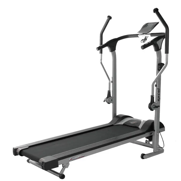 Tapis pour training de marche nordique en salle de sport personnel.