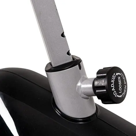 Vélo d'appartement pour session de cardio en salle de fitness. - vue 12