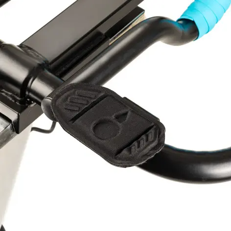 Spinning bike pour séance de cardio en intérieur en salle de sport professionnelle. - vue 5