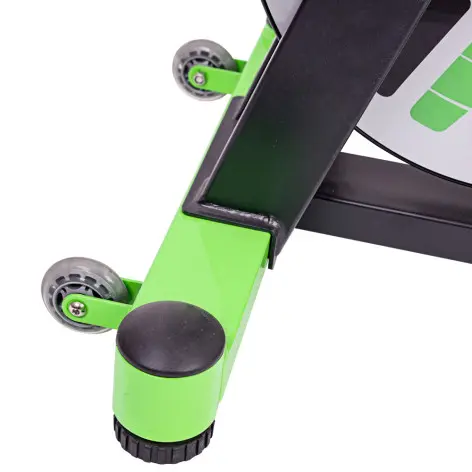 Vélo de spinning avec volant d'inertie de 20 kg pour training sportif en home-gym. - vue 11