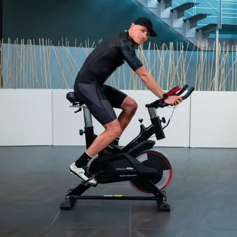 Vélo de cross training avec volant d'inertie de 9 kg pour training sportif. - vue 10