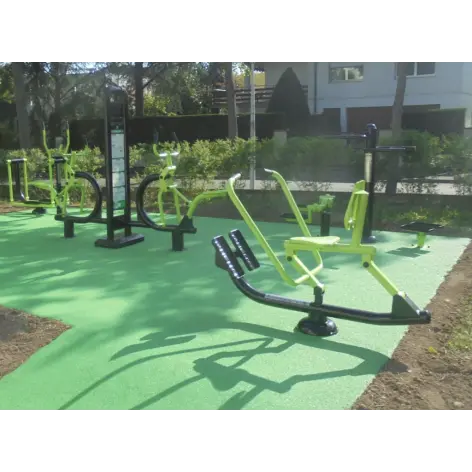Rameur en plein air pour street workout - vue 2