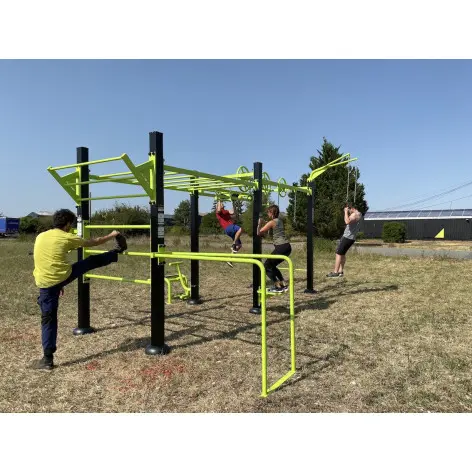 Grand circuit de Street Workout avec 14 postes - vue 6