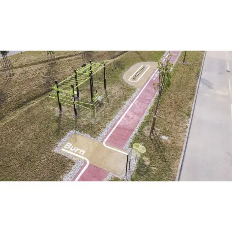 Grand circuit de Street Workout avec 14 postes - vue 5