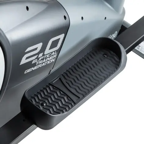 Vélo elliptique pour session de cardio en homegym avec poignées en caoutchouc. - vue 16