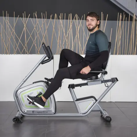 Vélo d'appartement position couchée pour sessions de cardio en salle de sport publique ou privée. - vue 14