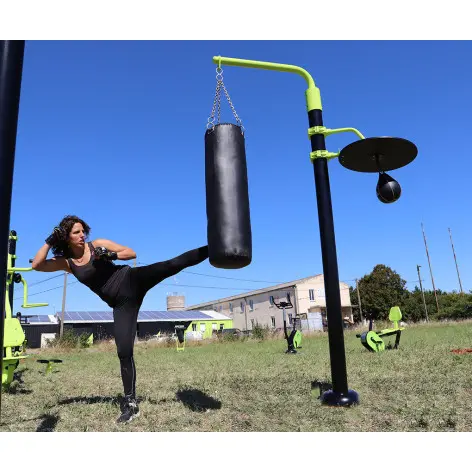 Station outdoor pour pratique des arts martiaux - vue 2