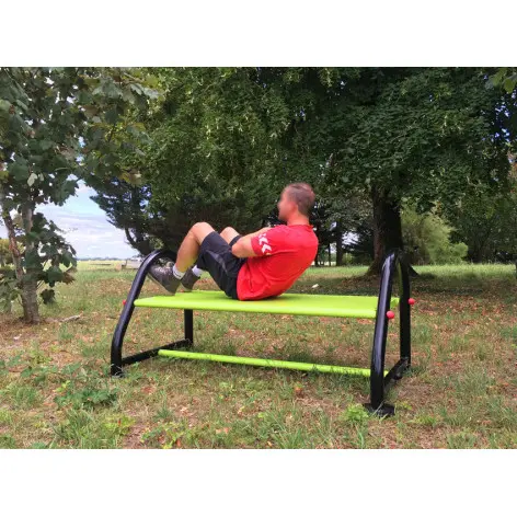 Banc public double fonction pour repos et entraînement de musculation en plein air - vue 3