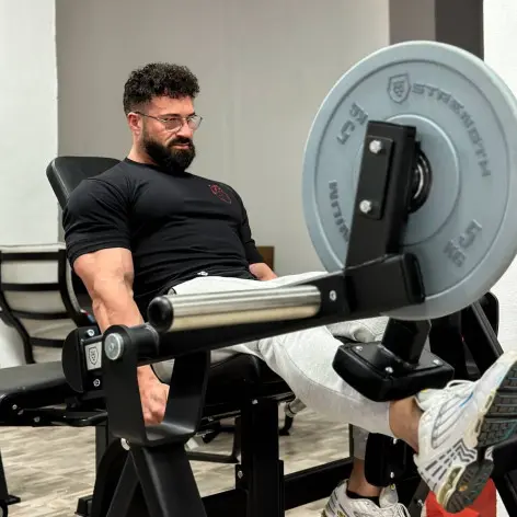 Strength plate loaded leg extension machine pour le renforcement des quadriceps - vue 5