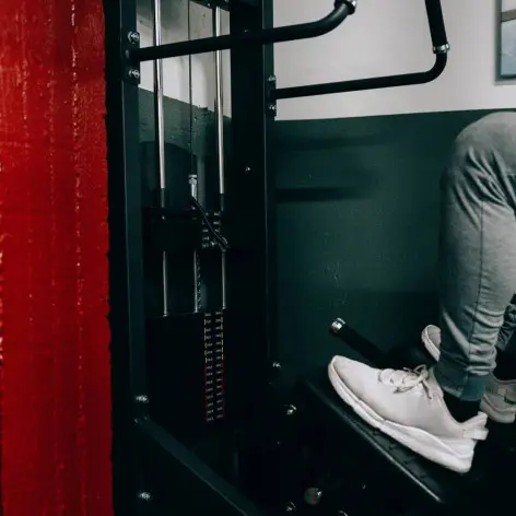 Appareil de musculation pro - Seated hip thrust machine à charge guidée - vue 8