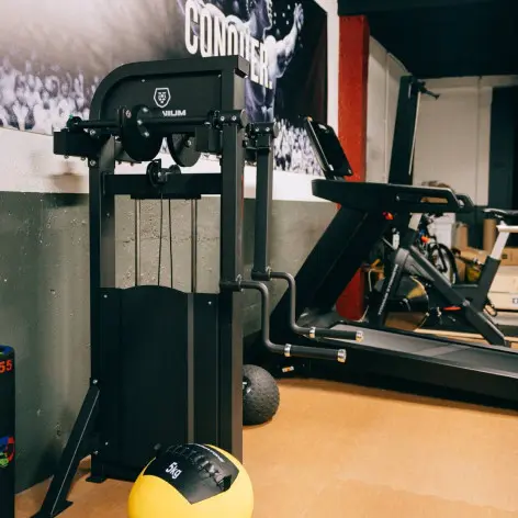 Deltoïdes trainer machine pour les épaules à charge guidée - vue 6