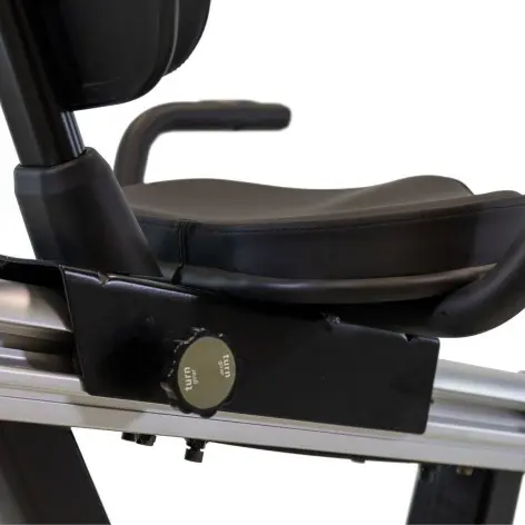 Vélo de cardio semi-allongé professionnel - vue 4
