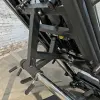 Presse à cuisses hack squat de musculation - vue 3