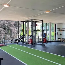 Idée d'installation d'une salle de musculation professionnelle accueillant du public avec ATX