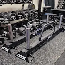 Strongman set up pour entraînement de force en salle de crossfit pro