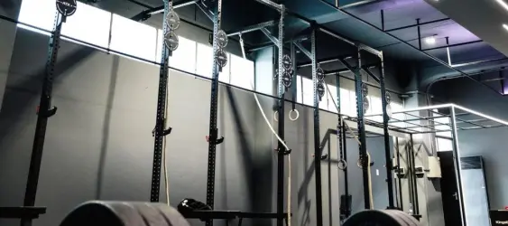 Équipements dans des salles de musculation commerciales