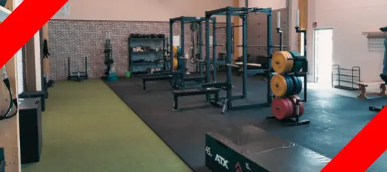 Surfaces d’entraînement et de musculation dans des casernes de pompiers